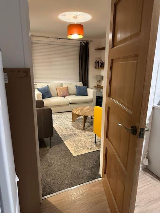 Appartamento Revamped Holywood Town Centre House Esterno foto