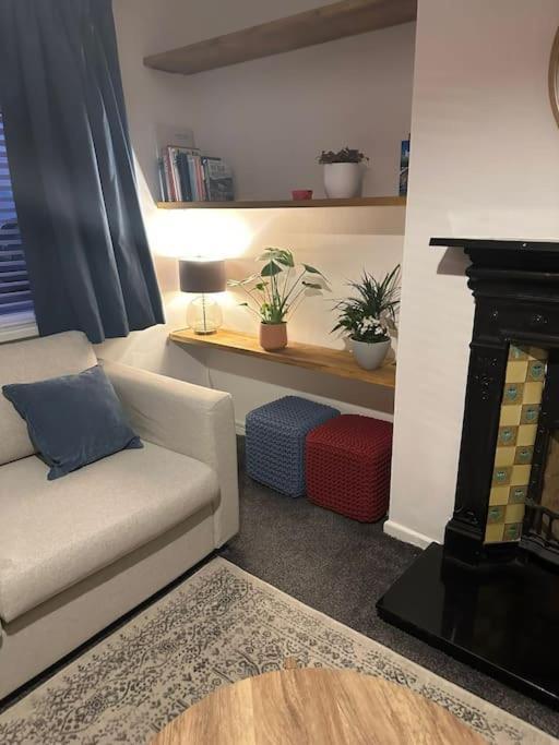 Appartamento Revamped Holywood Town Centre House Esterno foto