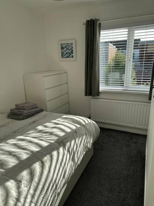 Appartamento Revamped Holywood Town Centre House Esterno foto